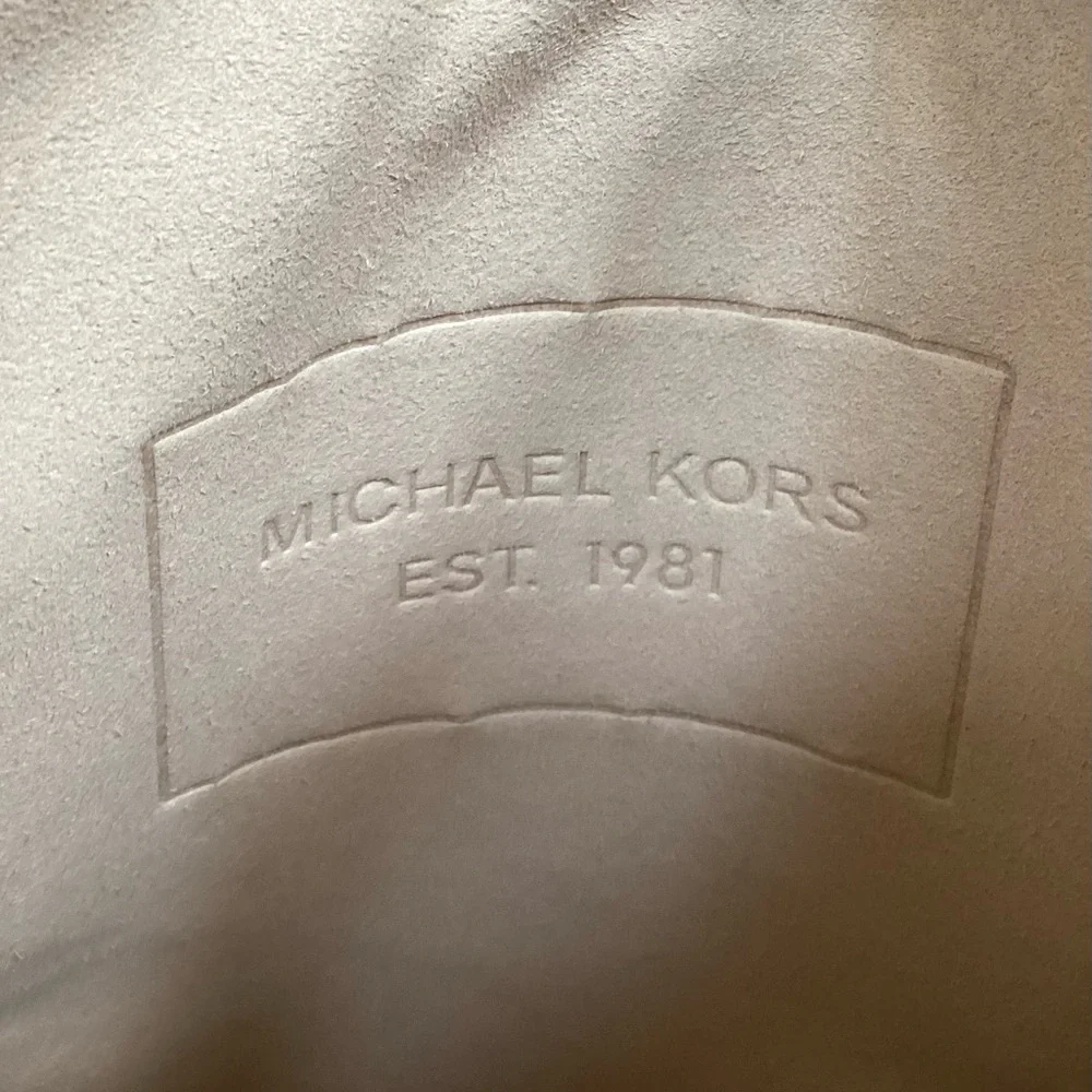 Michael Kors IPAD case 8.5”x11” Neoprene Teal Blue